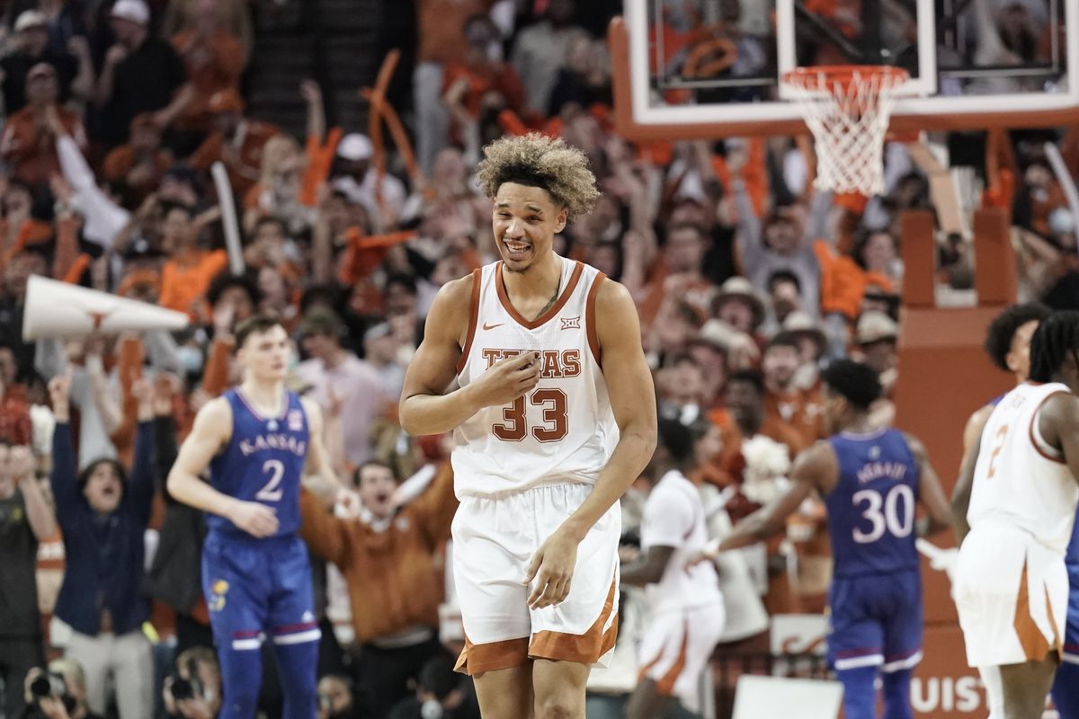 Former Texas forward Tre Mitchell signs with West Virginia as transfer